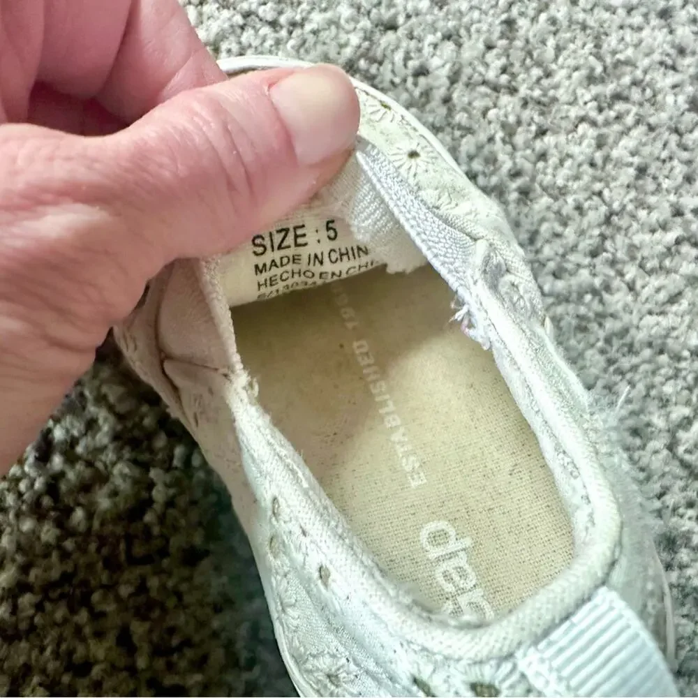 Gap Toddler Girl Eyelet Slip-On Sneakers | Size 5